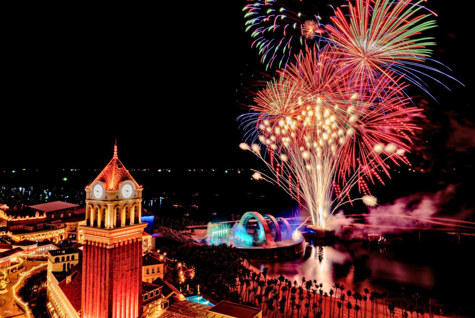 Show Kiss Of The Sea có gì mà ai đến Phú Quốc cũng phải xem?